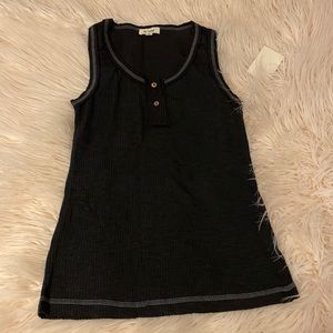 NWT la miel knit tank with cute wood buttons.